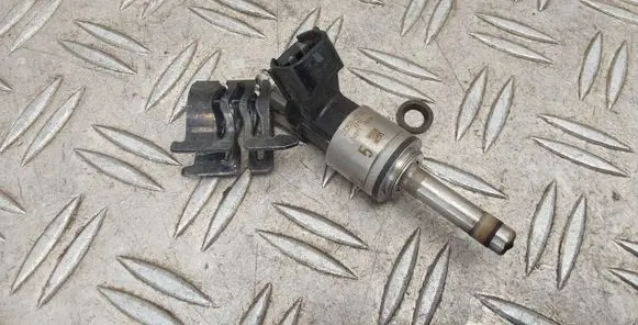 Toyota Auris E180 Fuel injector 2325047100