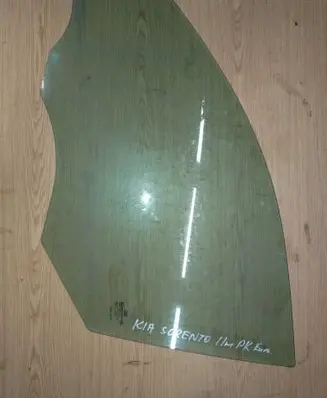 KIA Sorento Front door window glass four-door