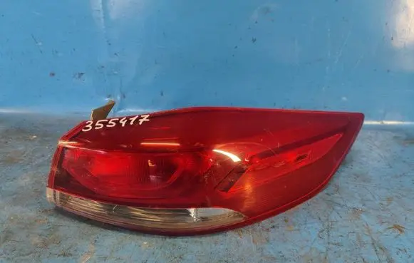 Hyundai Elantra VI Boot/trunk interior light 92402F3000