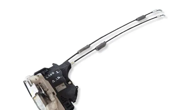 Mitsubishi L200 Rear door lock 5745A094