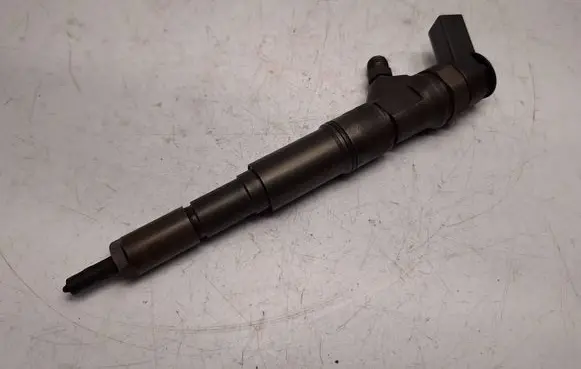 BMW 5 E60 E61 Fuel injector 7794435 13537794435 13537794555