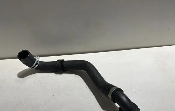 Volvo XC90 Engine coolant pipe/hose 31474845