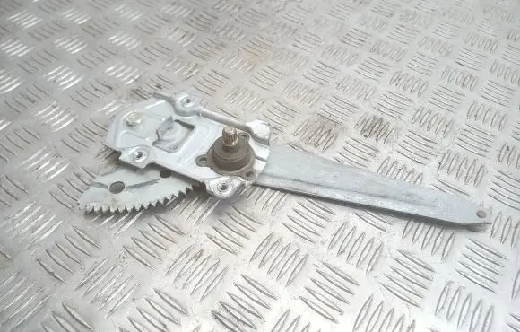 Toyota Corolla E90 Rear door manual window regulator 