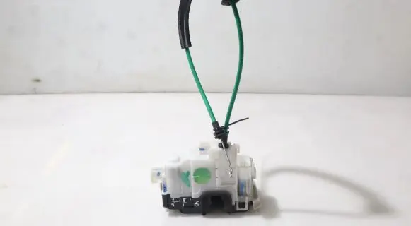 Alfa Romeo 159 Front door lock