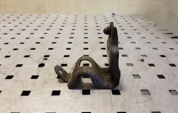 Radiator mount bracket