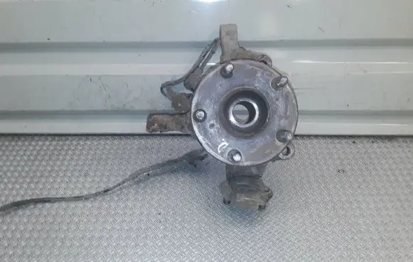 Toyota Avensis T250 Front wheel hub spindle knuckle 