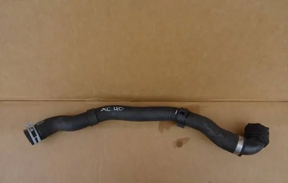 Volvo XC40 Engine coolant pipe/hose 32222081