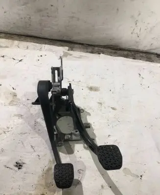 BMW 5 E39 Pedal assembly 6751167
