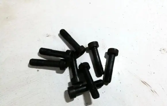 Toyota Corolla Verso AR10 Nuts/bolts 
