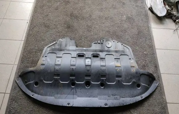 KIA Sportage Engine splash shield/under tray