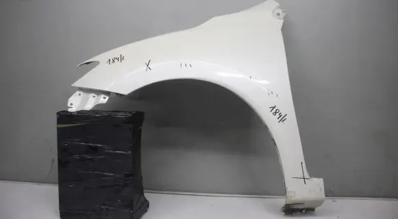 Nissan Pulsar Fender mounting bracket