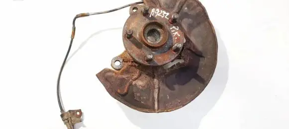 Toyota Avensis T250 Front wheel hub