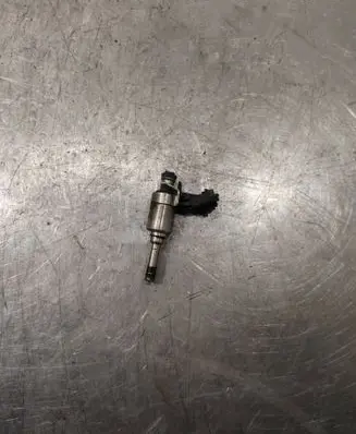 KIA Ceed Fuel injector 353102b130