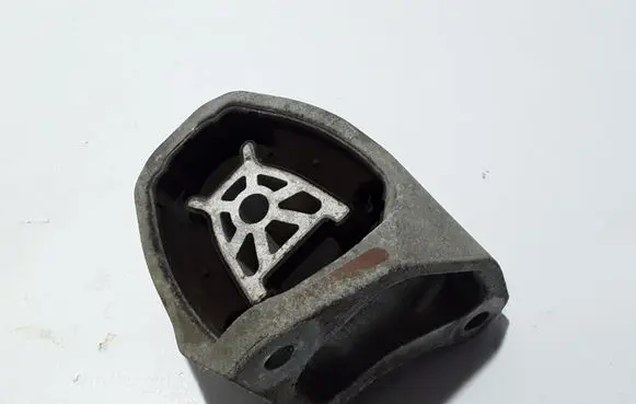 Volvo XC90 Engine mount bracket 31339953