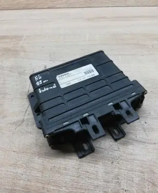 Audi A4 S4 B5 8D Gearbox control unit/module 01n927733ar 5wk3322a