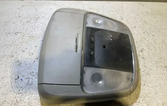 Dodge Durango Front seat light 5042547 2115256