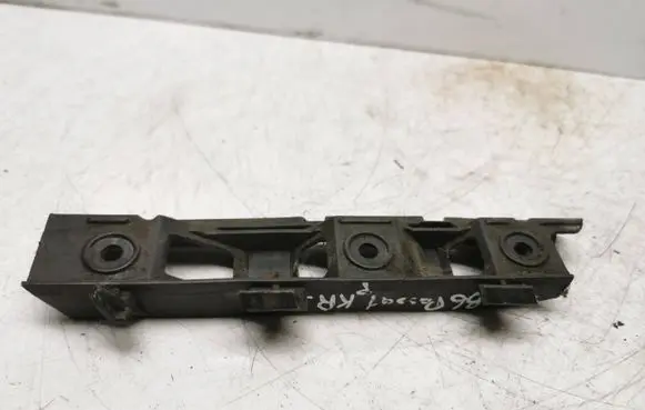 Volkswagen PASSAT B6 Front bumper mounting bracket 3C0807184