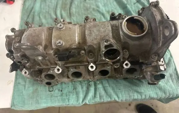 Volkswagen Polo V 6R Engine head 03F103373D 03F103373 CBZ