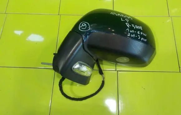 Peugeot 5008 Front door electric wing mirror LEWE