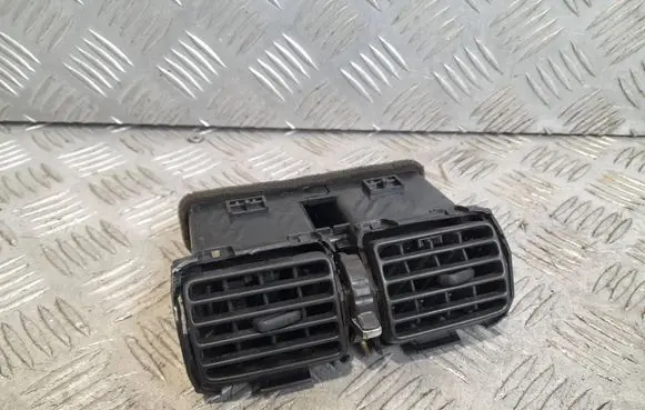 Nissan X-Trail T31 Dash center air vent grill 687944P000