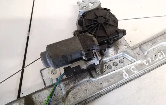 Peugeot 207 Front door window regulator motor 400612c