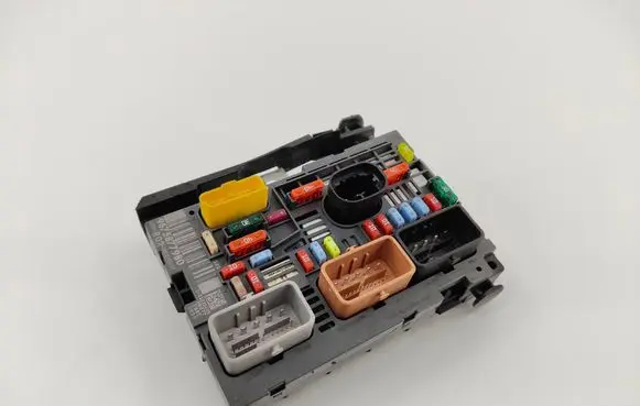 Citroen Berlingo Fuse box set 9675877980