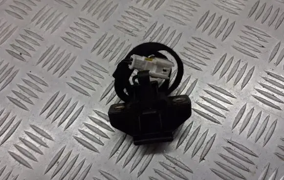 Renault Clio II Tailgate exterior lock 770030899