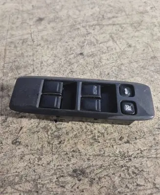 Nissan Primera Electric window control switch 25401AV640