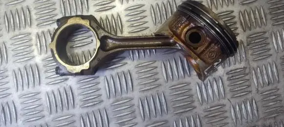Renault Laguna II Piston with connecting rod