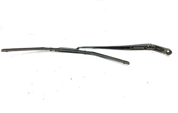 Toyota Auris 150 Front wiper blade arm