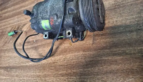 Audi A6 S6 C4 4A Air conditioning (A/C) compressor (pump) 471J1550041