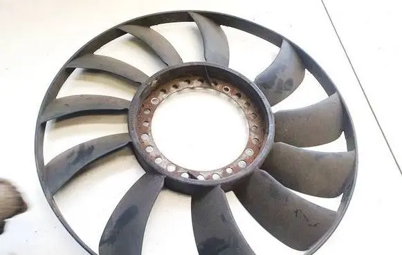 Volkswagen PASSAT B5 Fan impeller 058121301b