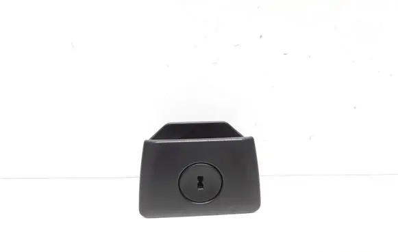 Volvo XC90 Glove box lock 