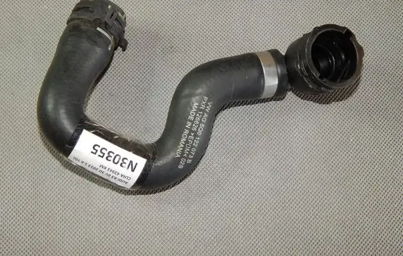Audi A3 S3 8V Engine coolant pipe/hose 5Q0122073B