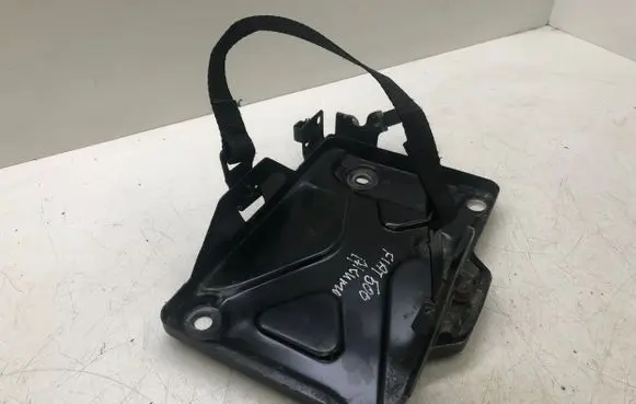 Fiat 500L Battery tray 