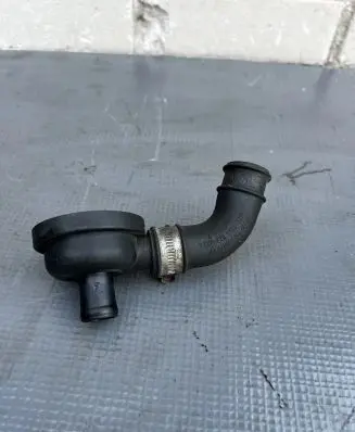 Audi A4 S4 B6 8E 8H Breather/breather pipe/hose 06A129101A 058103493A
