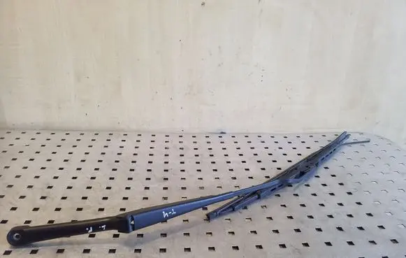 Volkswagen Transporter - Caravelle T4 Front wiper blade arm 701955409A