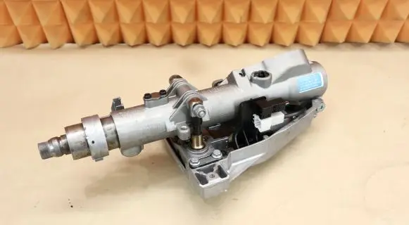 Mercedes-Benz SLK R171 Steering wheel axle 1714600216