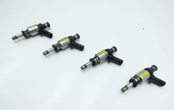 Volkswagen PASSAT B7 Fuel injectors set 06H906036H