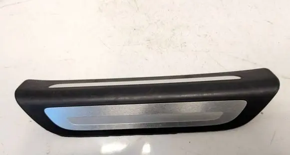 Audi Q3 8U Rear sill trim cover 8U0853375 8U085337577