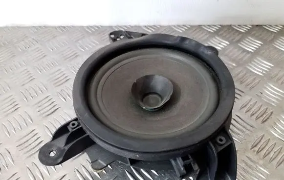 Volvo XC70 Front door speaker 30679500