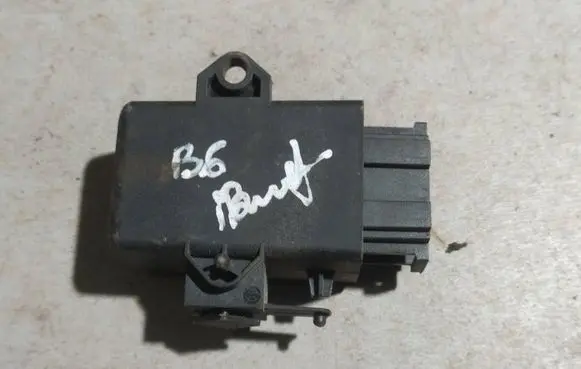 Volkswagen PASSAT B6 Other relay 1Z0959772B