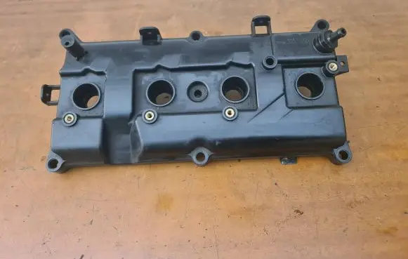 Nissan Qashqai Rocker cam cover 