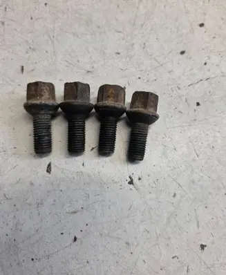 Volkswagen Polo III 6N 6N2 6NF Nuts/bolts 1234