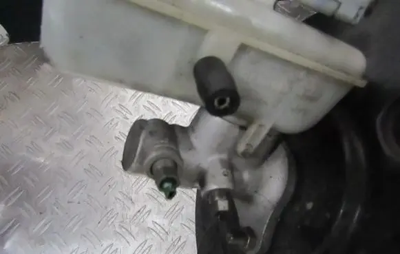 Renault Laguna II Master brake cylinder