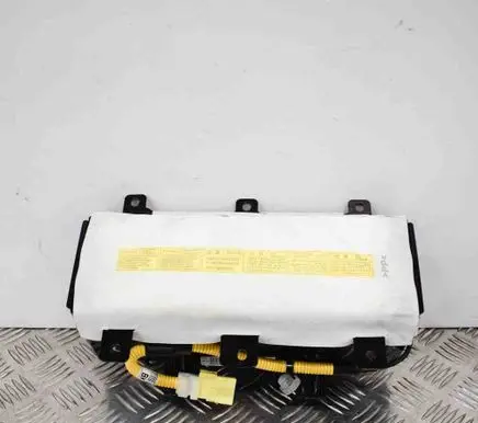 Hyundai Genesis Passenger airbag 845302M700