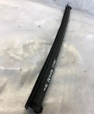 Ford Mondeo MK V Rubber seal front door window/glass 