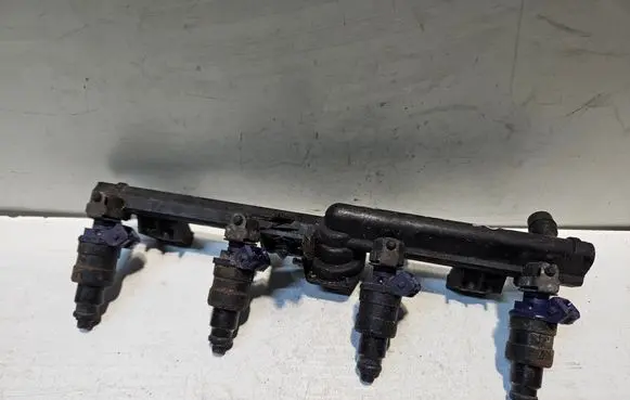 Renault Clio II Fuel main line pipe 7700868573D