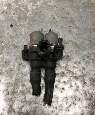 Mercedes-Benz S AMG W222 Coolant heater control valve A0009820617
