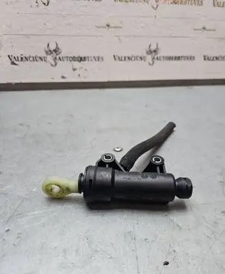 BMW 3 E90 E91 Clutch master cylinder 6773670 13570540